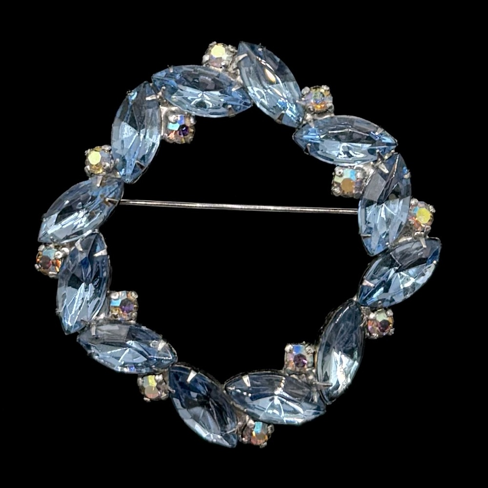 VINTAGE Square Wreath Crystal Brooch